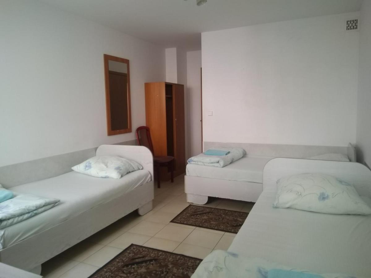 Hostel Malva Łomianki Esterno foto